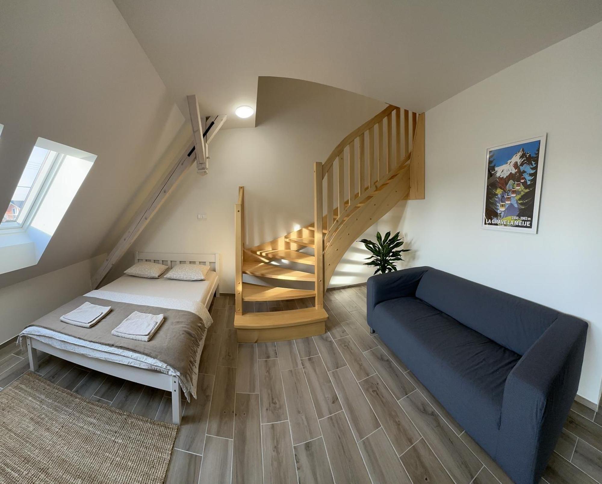 Apartmany Monastery Suites Zirec Dvur Kralove nad Labem Exterior photo